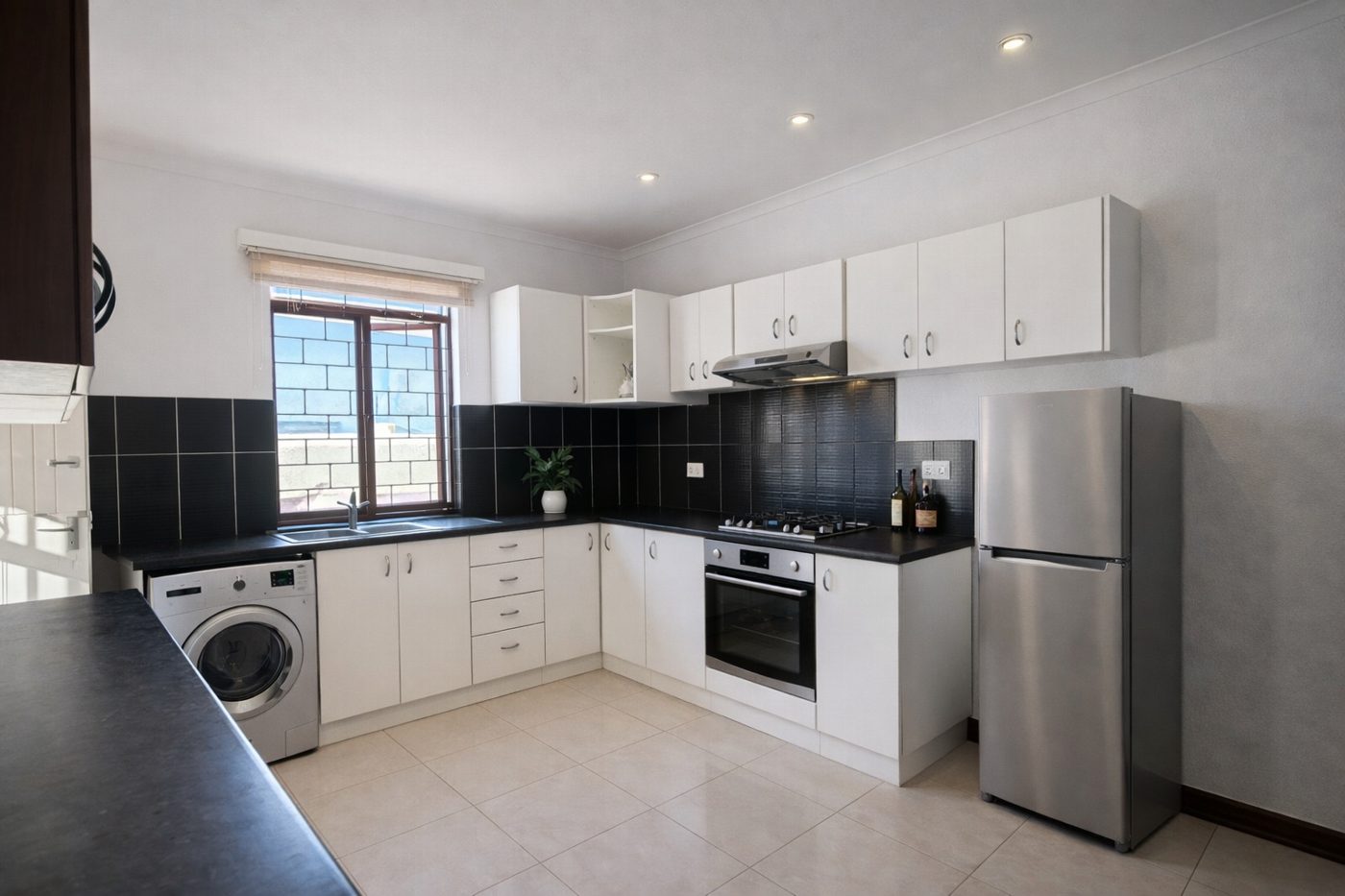 Fully fitted shared kitchen at Emerald Arc